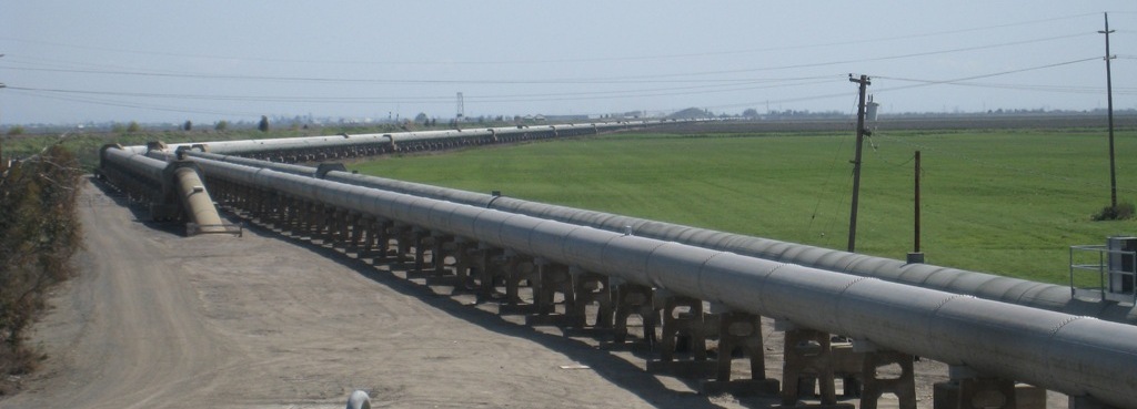 Mokelumne Aqueduct crossing the Sacramento-Joaquin Delta at Bullfrog Landing. Photo by Chris Austin. All rights reserved.